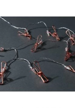 Beste Bewertungen von 🥰 BUTLERS® CLIP COUTURE LED-Lichterkette Clips 10 Lichter Mit USB-Batteriefach 🌟 -technik Verkäufe unnamed file 838